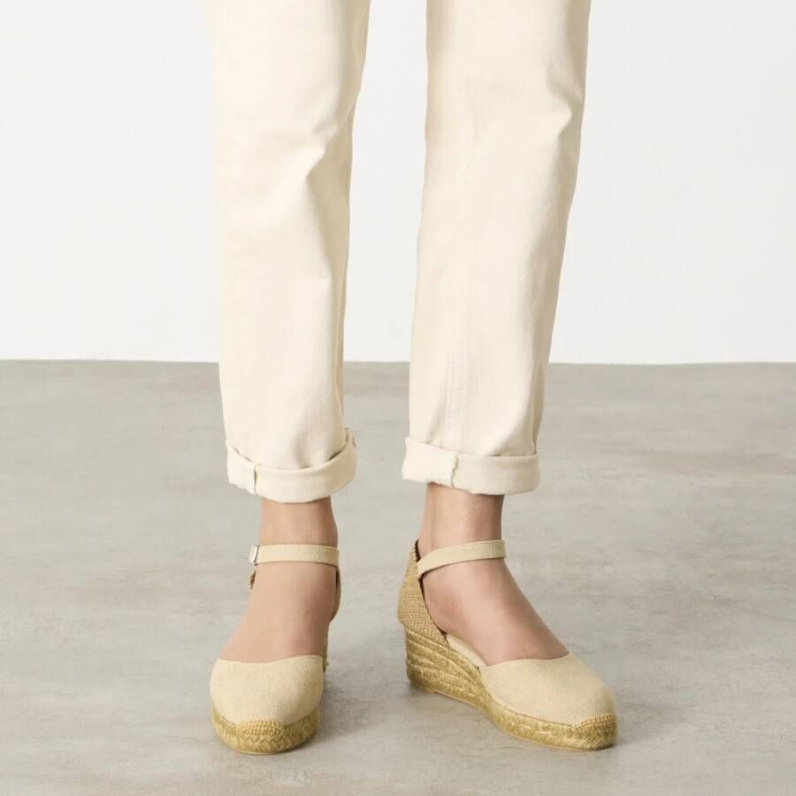 Castañer Espadrilles met 5 cm sleehak. Beige Dames