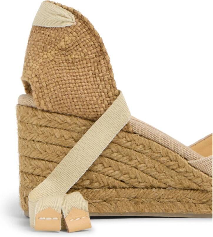 Castañer Espadrilles met 7 cm sleehak. Beige Dames