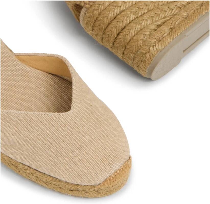 Castañer Espadrilles met 7 cm sleehak. Beige Dames