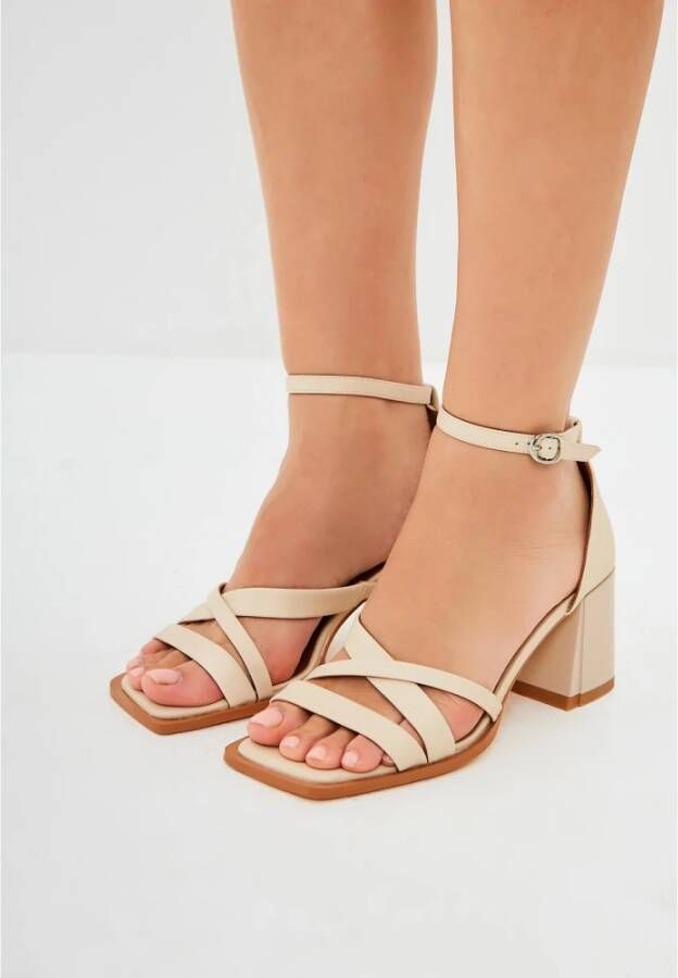 Cesare Gaspari Blokhak Sandalen Beige Dames