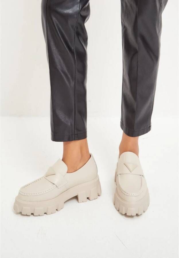 Cesare Gaspari Chunky leren platform loafers Beige Dames