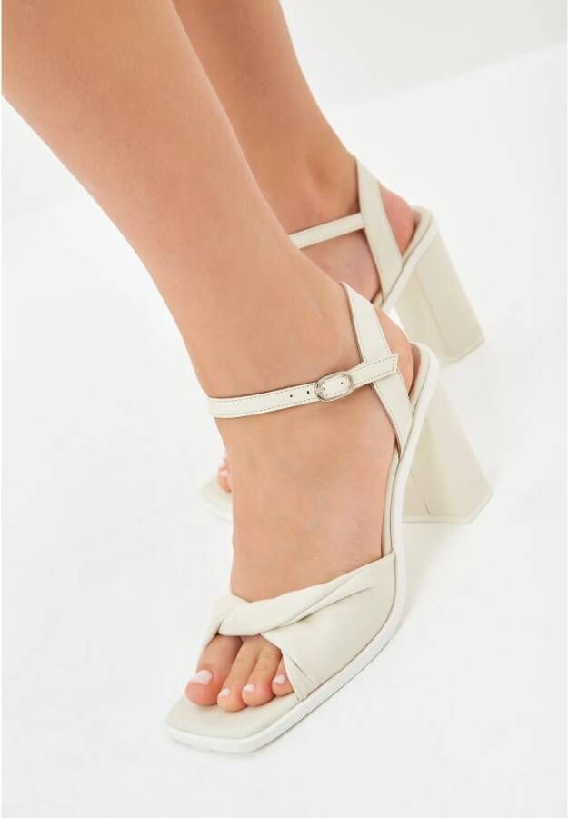 Cesare Gaspari Klassieke blokhak sandalen Beige Dames