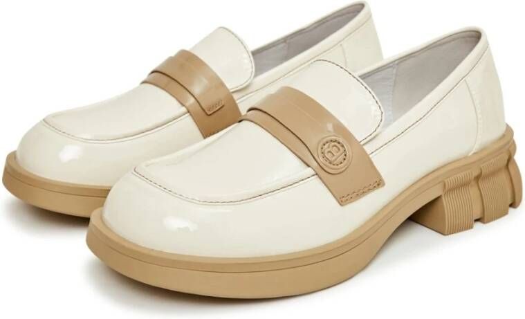 Cesare Gaspari Lakleren loafers Beige Dames