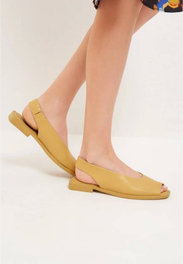 Cesare Gaspari Luxe Platte Sandalen Geel Yellow Dames