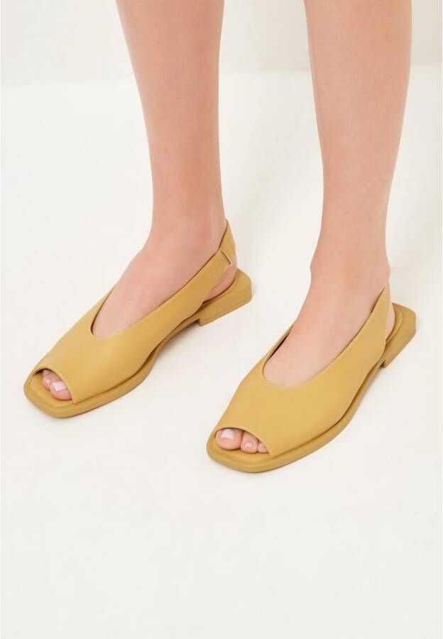 Cesare Gaspari Luxe Platte Sandalen Geel Yellow Dames