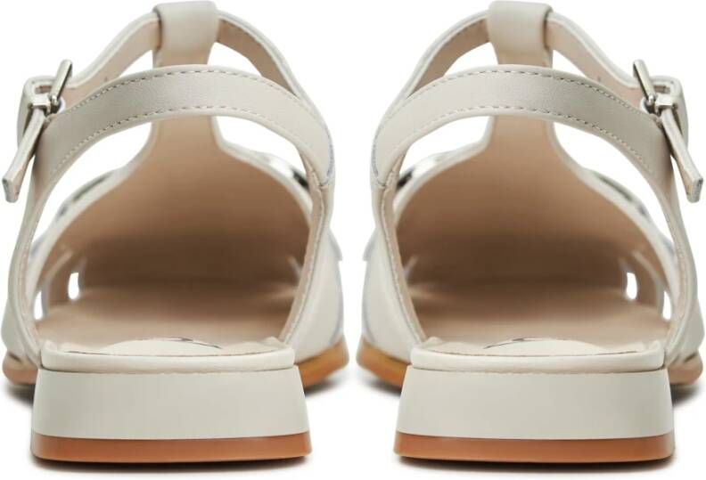 Cesare Gaspari Moderne platte zool sandalen Beige Dames