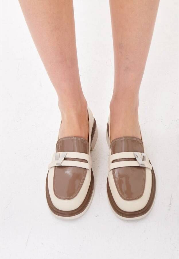 Cesare Gaspari Ronde punt blokhak loafers Beige Dames