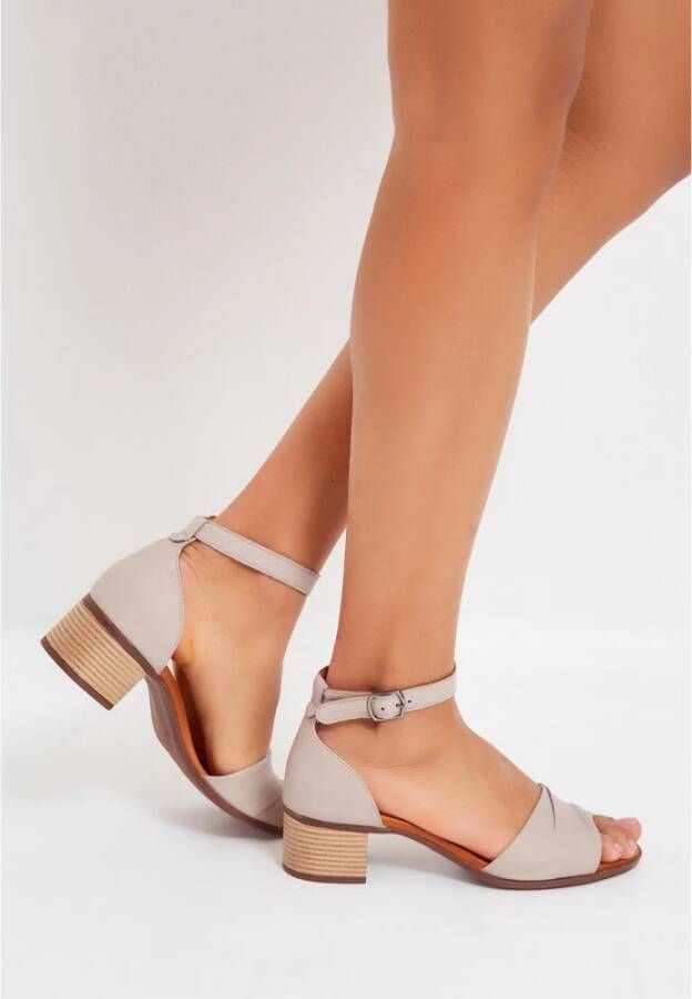 Cesare Gaspari Sandalen met blokhak Beige Dames