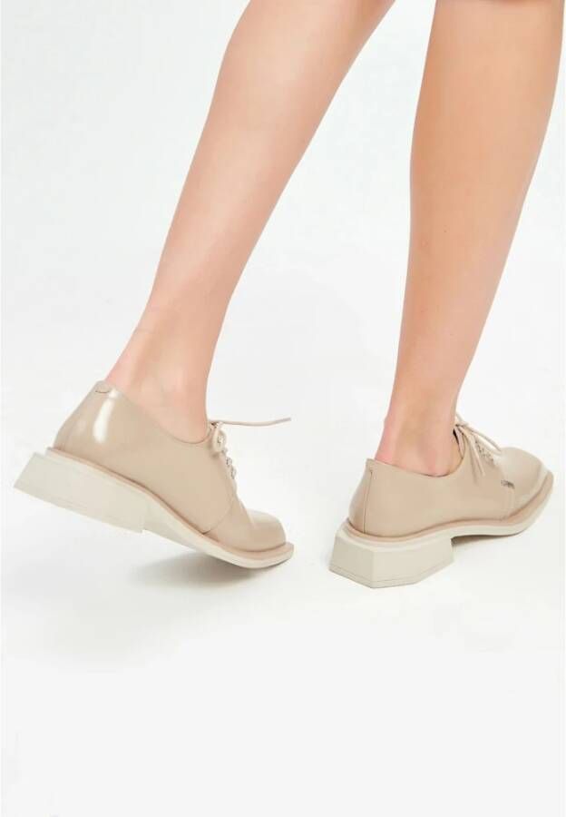 Cesare Gaspari Veterschoenen Loafers Beige Dames