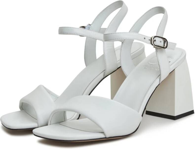 Cesare Gaspari Witte blokhak sandalen Aina White Dames