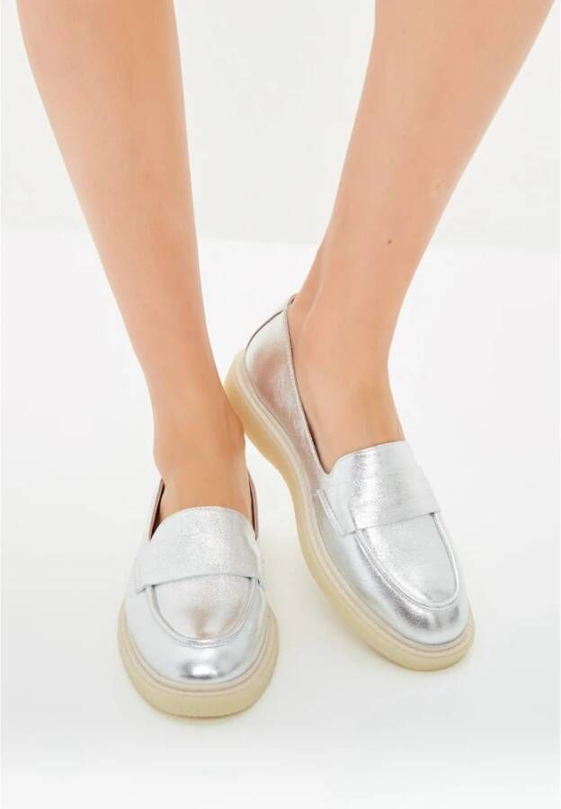 Cesare Gaspari Zilveren Loafers met Chunky Sole Gray Dames