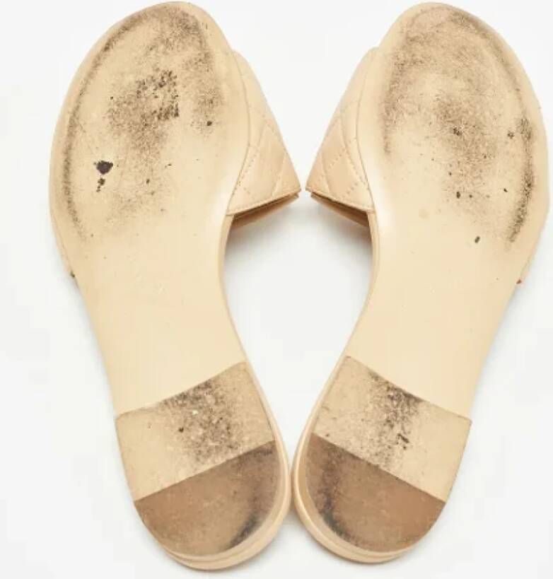 Chanel Vintage Pre-owned Leather flats Beige Dames