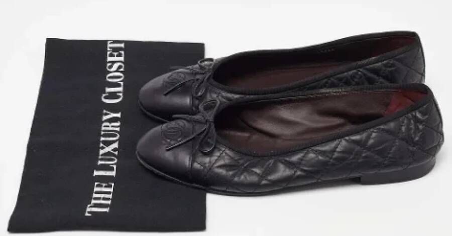 Chanel Vintage Pre-owned Leather flats Black Dames