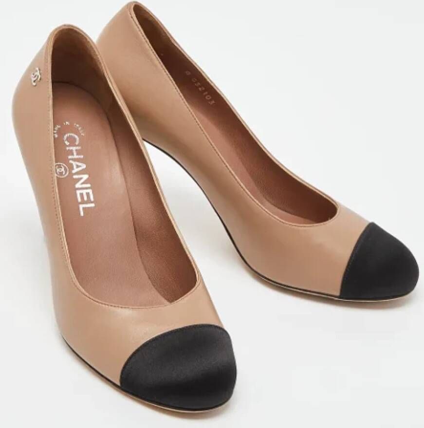 Chanel Vintage Pre-owned Leather heels Beige Dames