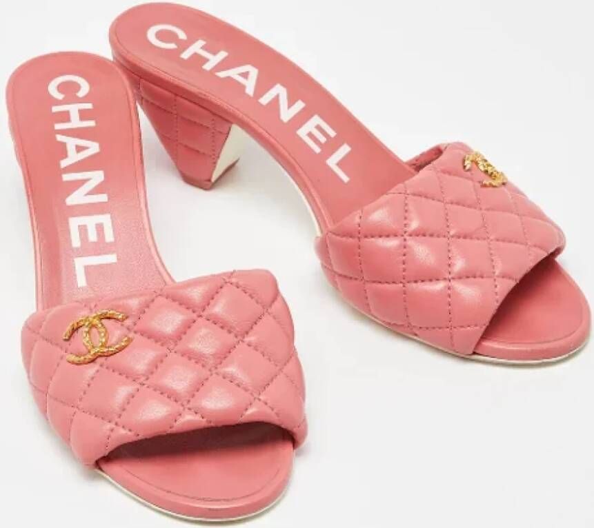 Chanel Vintage Pre-owned Leather sandals Pink Dames