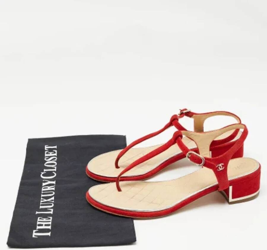 Chanel Vintage Pre-owned Suede sandals Red Dames