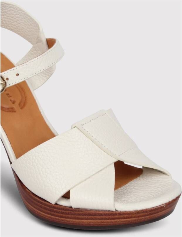 Chie Mihara Blokhak Gesp Enkelband Sandalen Beige Dames