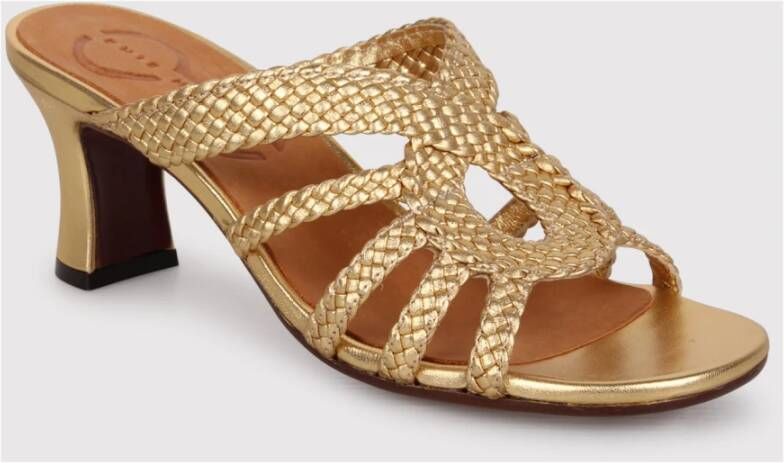 Chie Mihara Handgeweven leren sandalen met patenteffect Yellow Dames