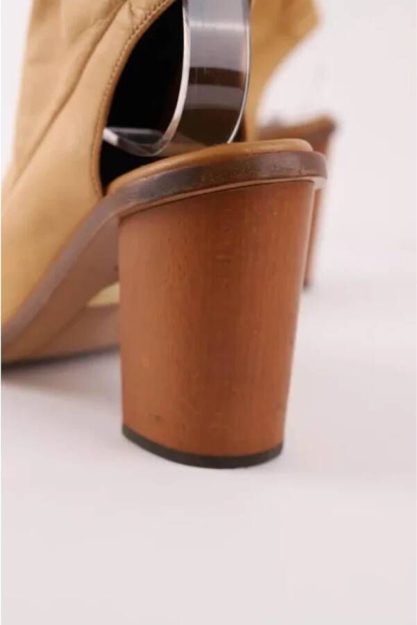 Chloé Pre-owned Leather heels Beige Dames