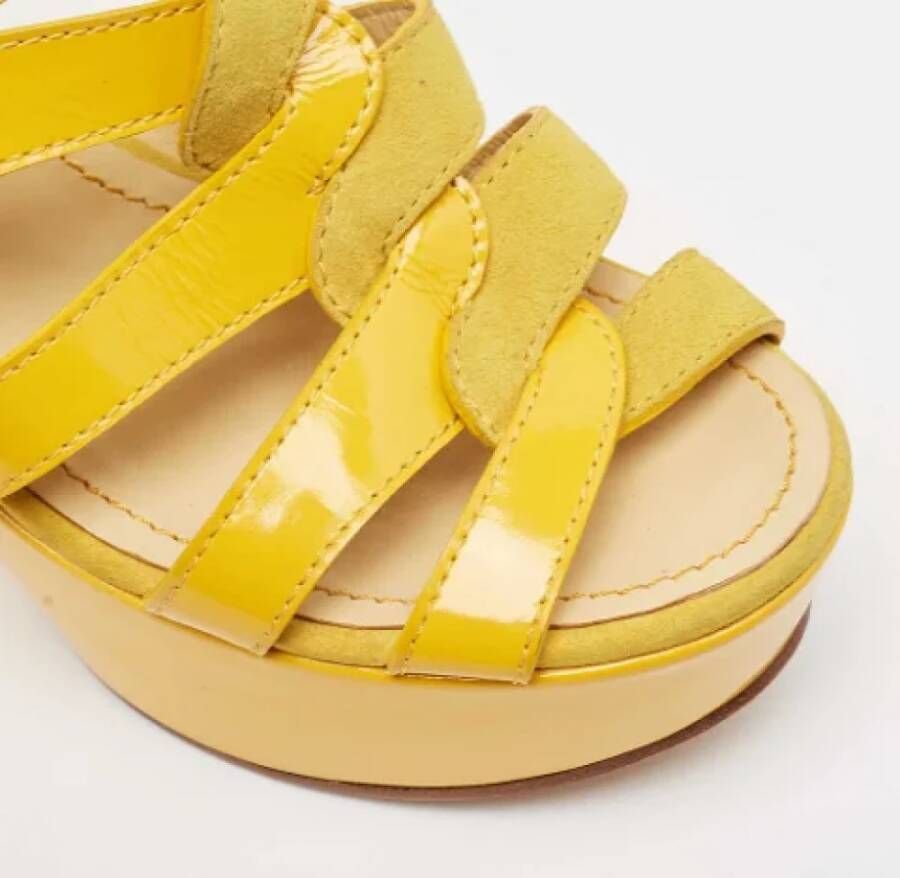 Chloé Pre-owned Leather sandals Yellow Dames