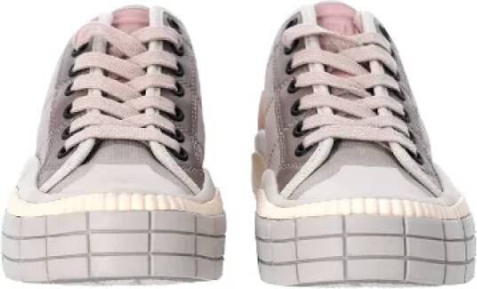 Chloé Pre-owned Nylon sneakers Gray Dames