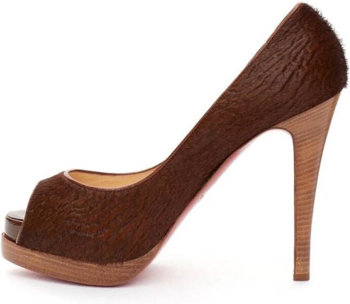 Christian Louboutin Bruine Leren Pumps Elegante Stijl Brown Dames