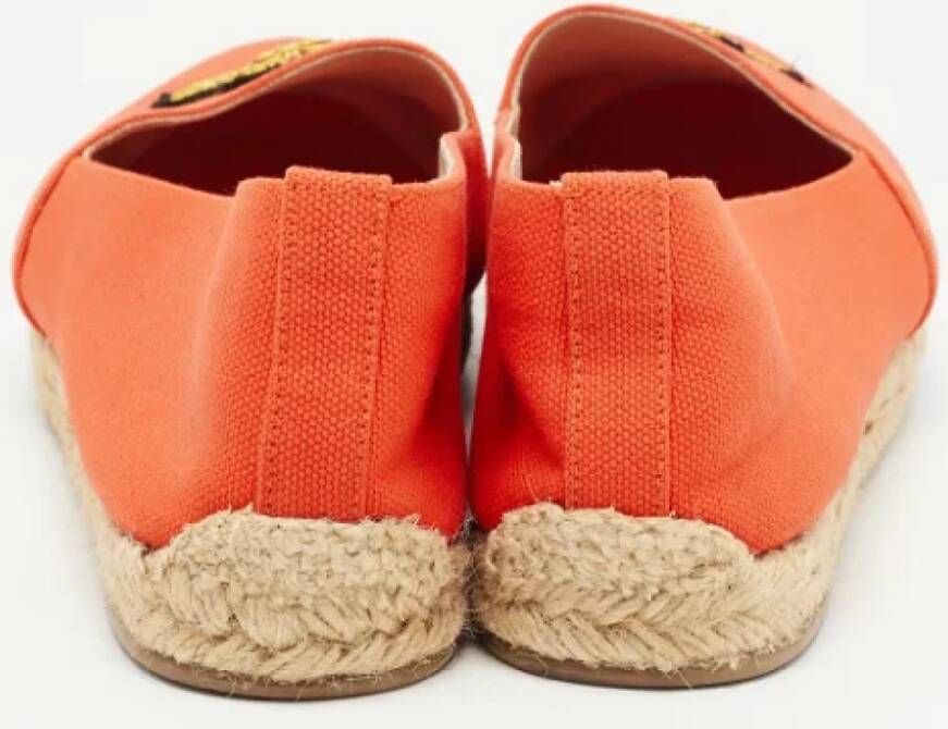 Christian Louboutin Pre-owned Canvas flats Orange Dames