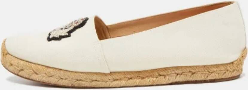 Christian Louboutin Pre-owned Canvas flats White Dames