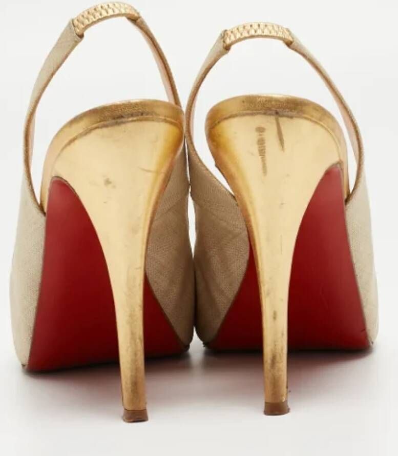 Christian Louboutin Pre-owned Canvas heels Beige Dames