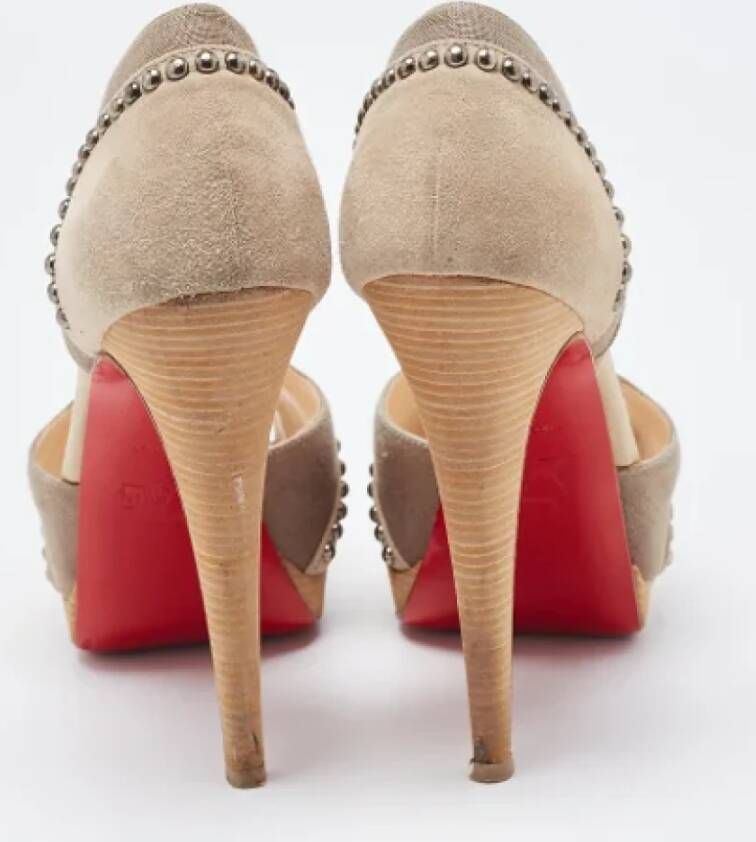 Christian Louboutin Pre-owned Canvas heels Brown Dames