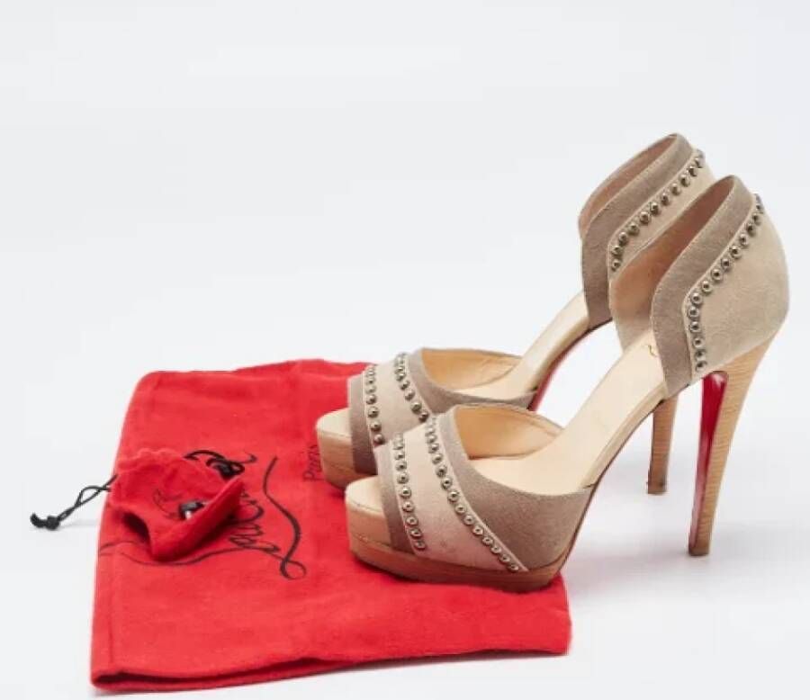 Christian Louboutin Pre-owned Canvas heels Brown Dames