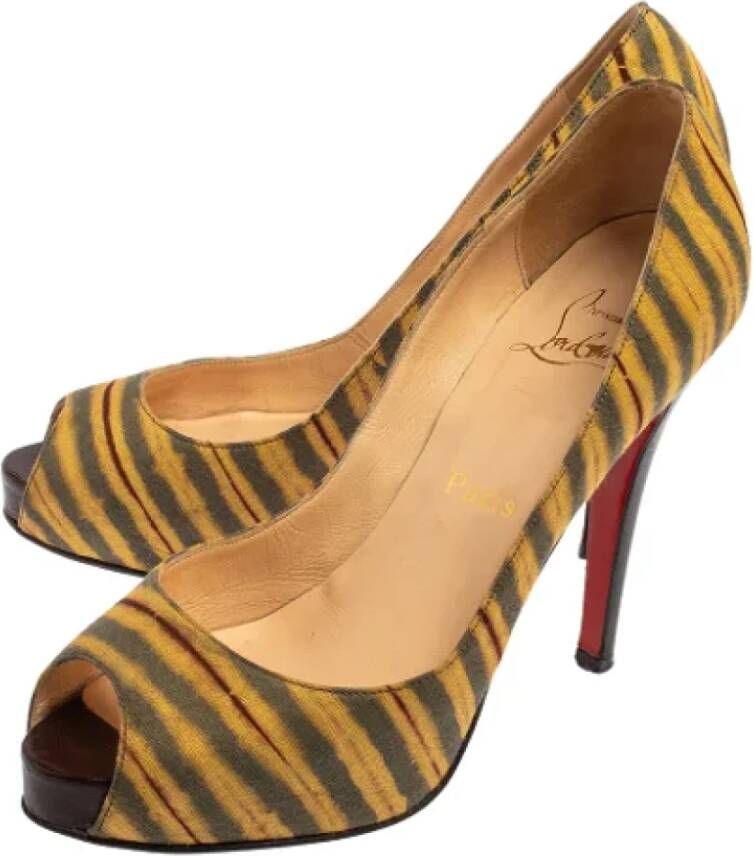 Christian Louboutin Pre-owned Canvas heels Multicolor Dames