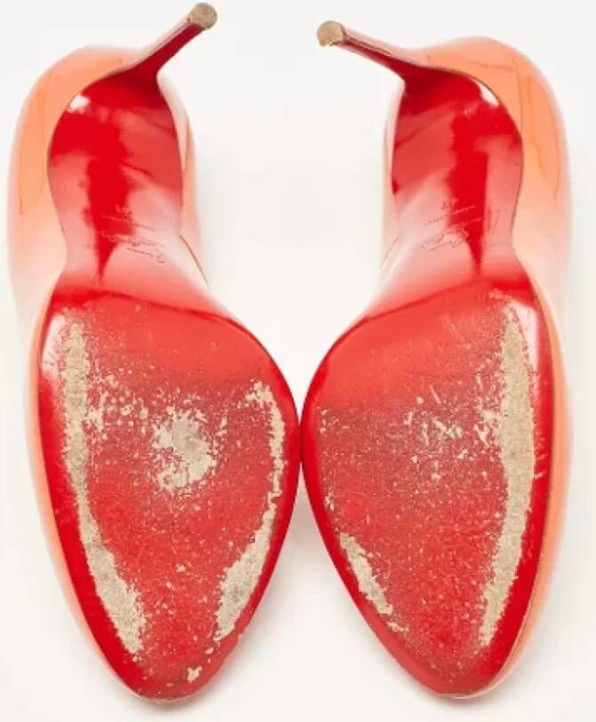 Christian Louboutin Pre-owned Canvas heels Orange Dames