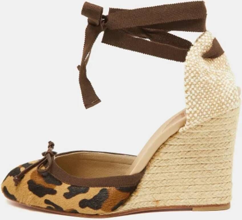 Christian Louboutin Pre-owned Canvas sandals Brown Dames