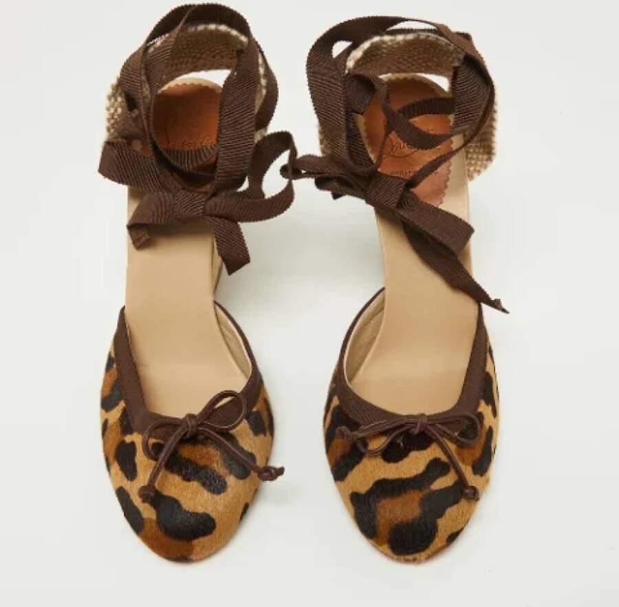 Christian Louboutin Pre-owned Canvas sandals Brown Dames