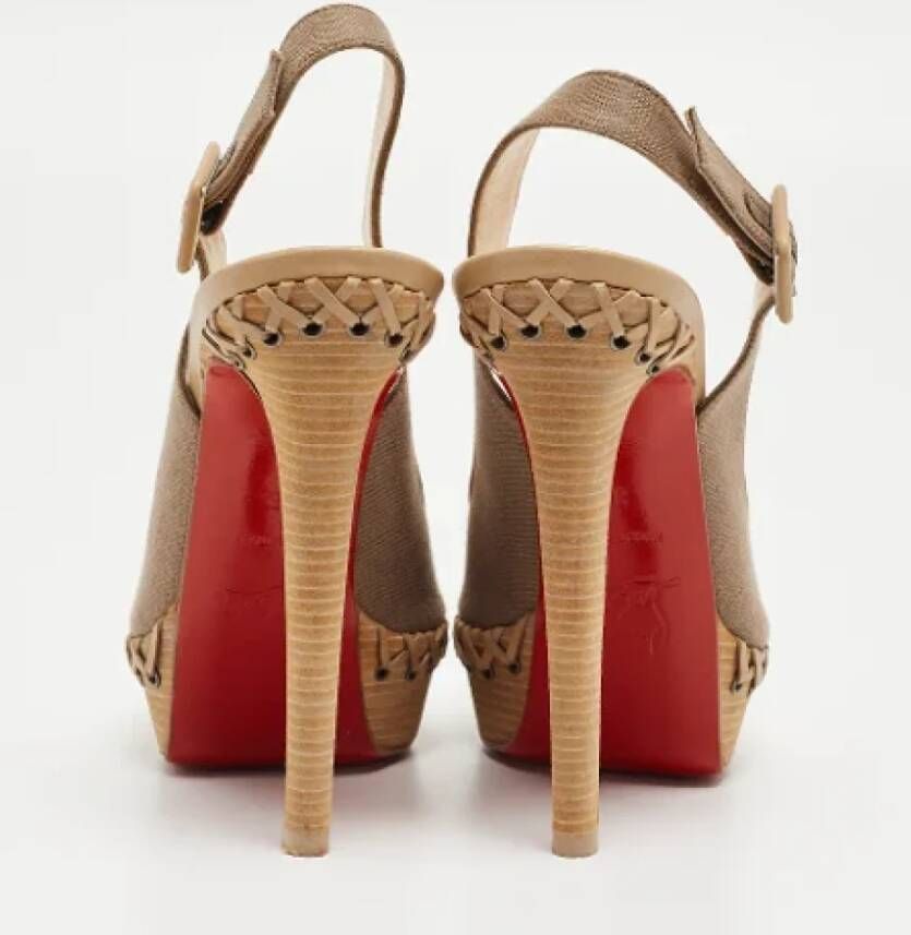 Christian Louboutin Pre-owned Canvas sandals Gray Dames