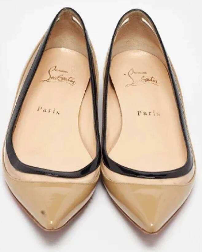 Christian Louboutin Pre-owned Fabric flats Beige Dames