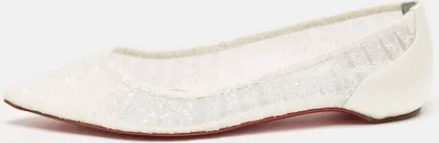 Christian Louboutin Pre-owned Fabric flats White Dames