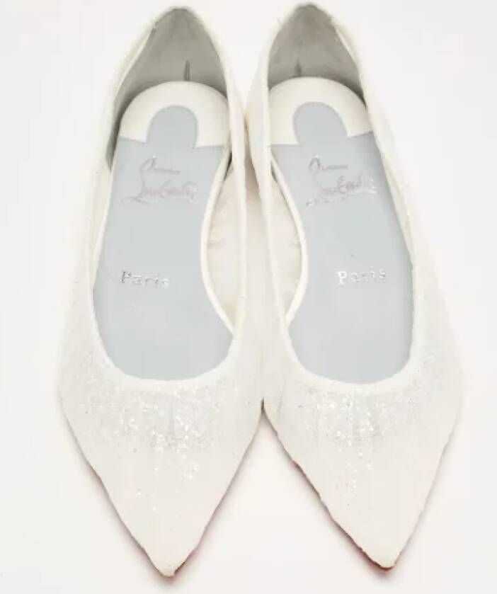 Christian Louboutin Pre-owned Fabric flats White Dames