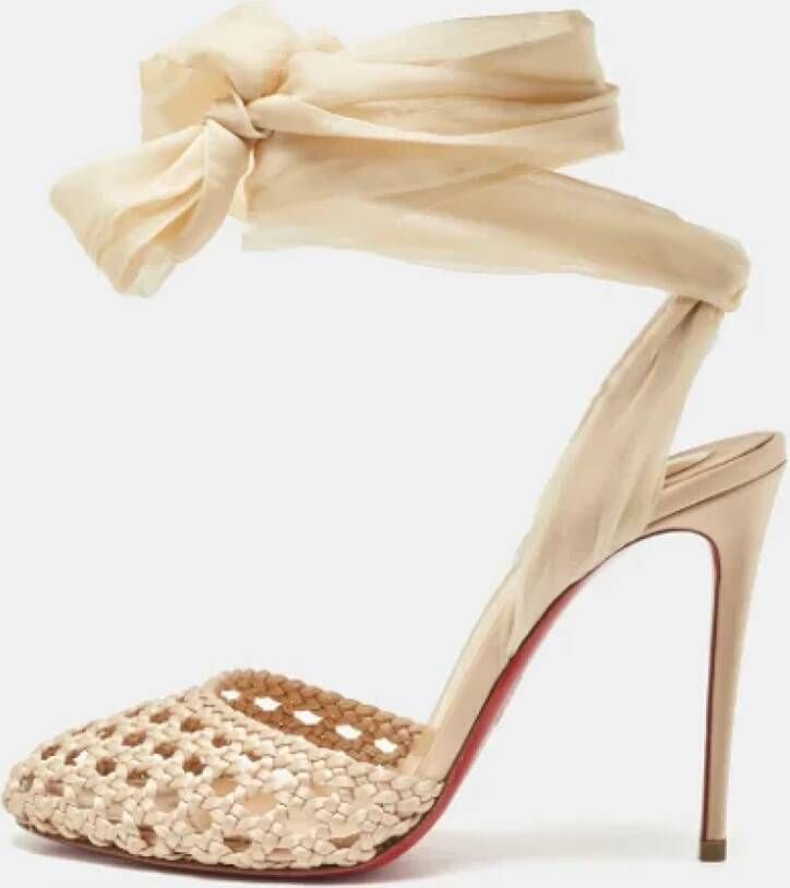 Christian Louboutin Pre-owned Fabric heels Beige Dames