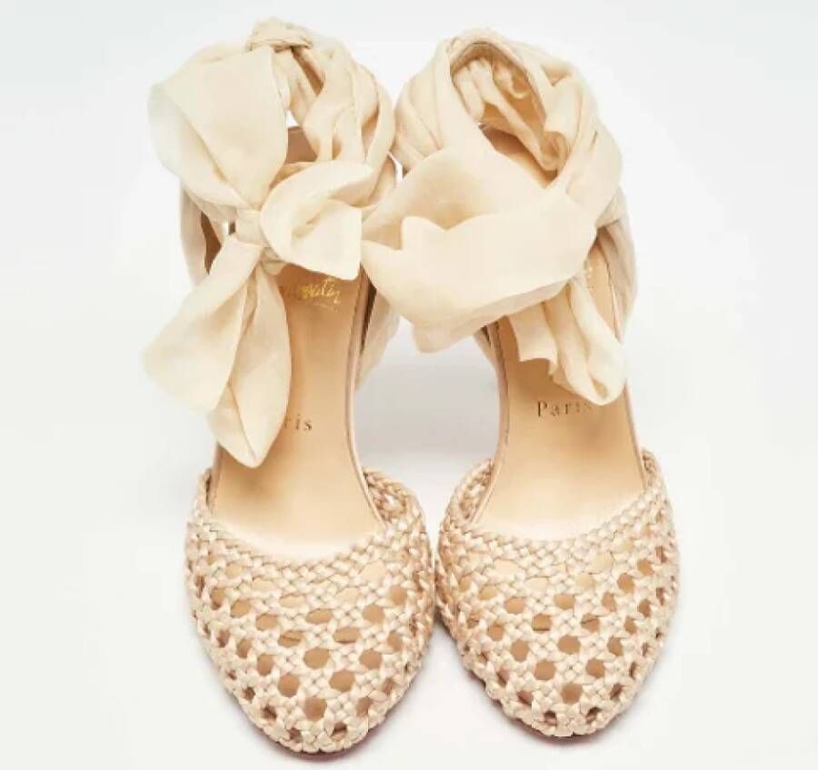 Christian Louboutin Pre-owned Fabric heels Beige Dames