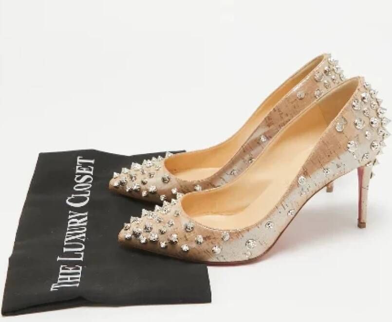 Christian Louboutin Pre-owned Fabric heels Beige Dames