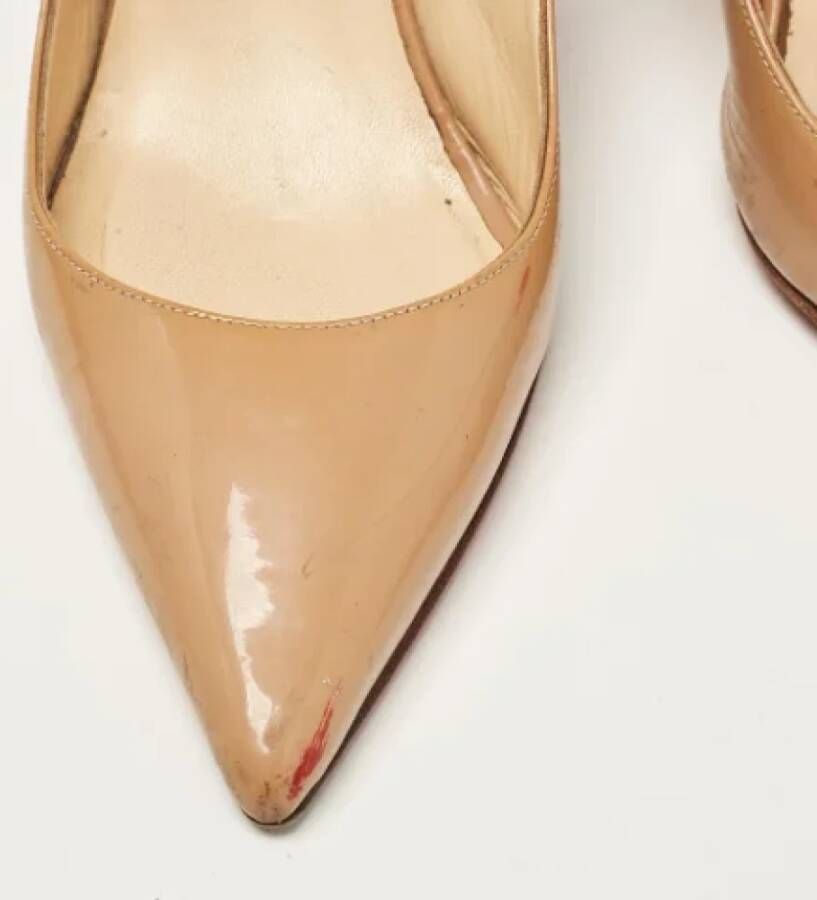 Christian Louboutin Pre-owned Fabric heels Beige Dames