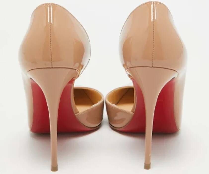 Christian Louboutin Pre-owned Fabric heels Beige Dames