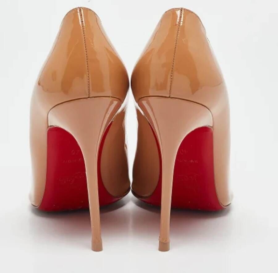 Christian Louboutin Pre-owned Fabric heels Beige Dames