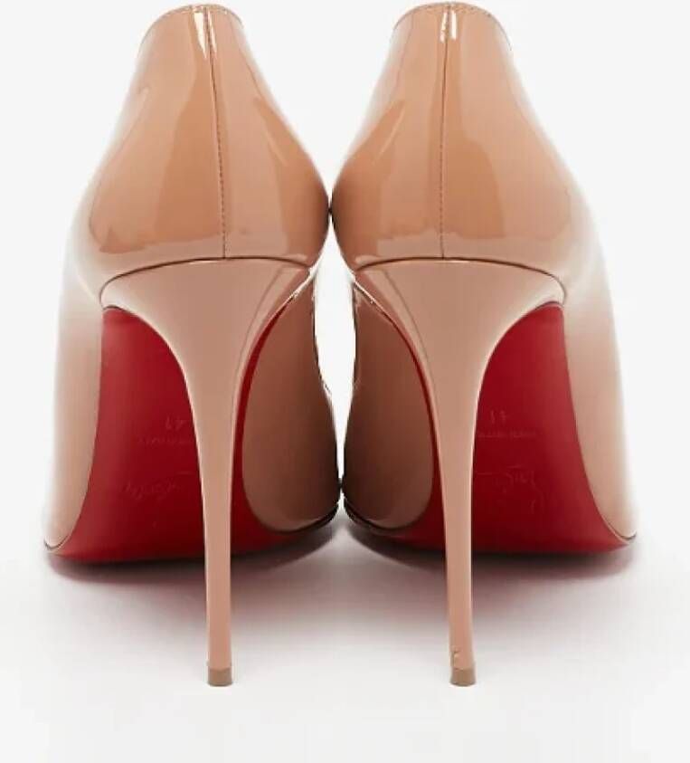 Christian Louboutin Pre-owned Fabric heels Beige Dames