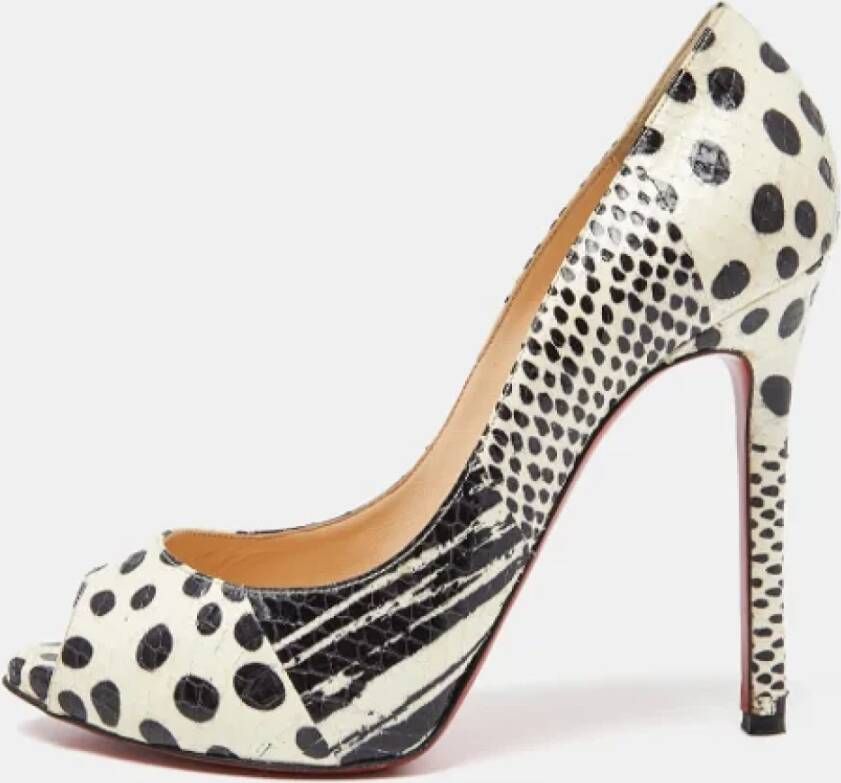 Christian Louboutin Pre-owned Fabric heels Black Dames