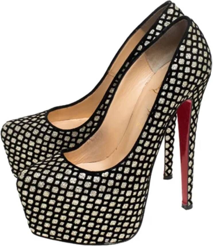 Christian Louboutin Pre-owned Fabric heels Black Dames