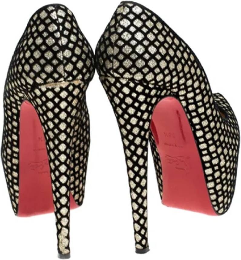 Christian Louboutin Pre-owned Fabric heels Black Dames