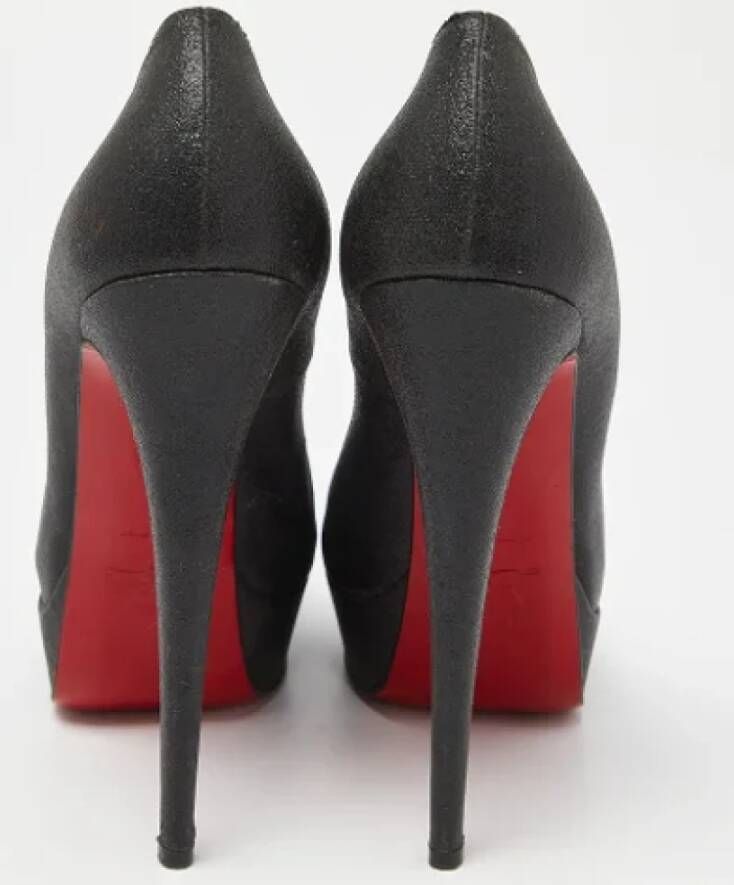 Christian Louboutin Pre-owned Fabric heels Black Dames